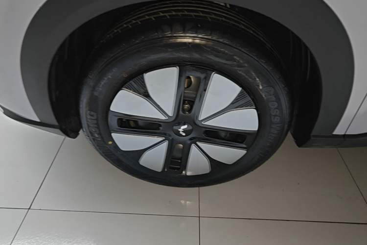Used Wuling Bingo S 2025 Model 325km Deluxe Edition Exterior 4