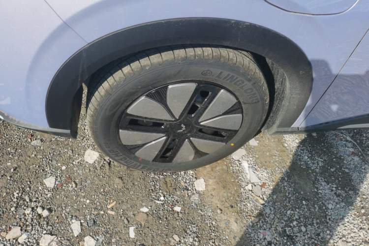 Used Wuling Bingo S 2025 Model 430km Deluxe Edition Exterior 7
