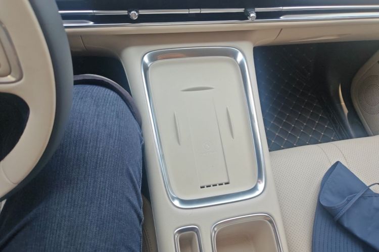 Used Wuling Bingo S 2025 Model 325km Deluxe Edition Gear Lever