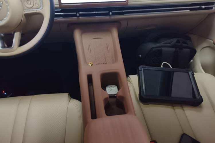 Used Wuling Bingo S 2025 Model 325km Deluxe Edition Gear Lever