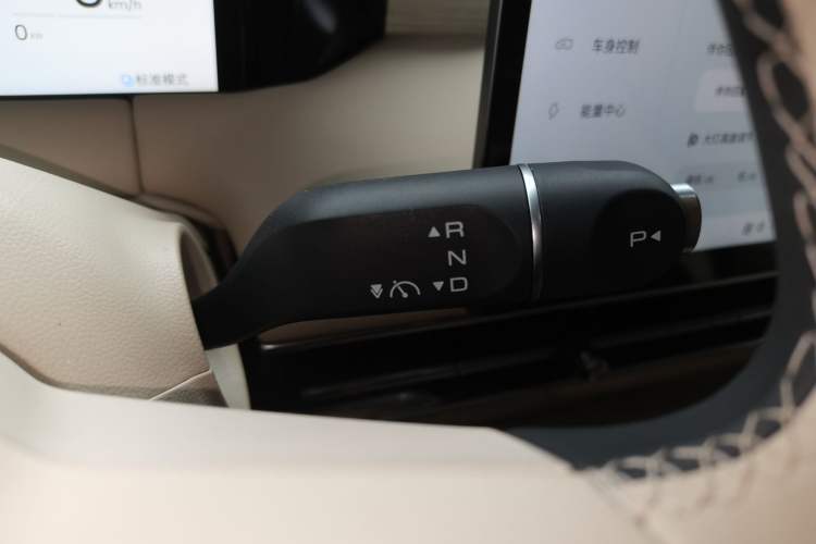 Used Wuling Bingo S 2025 Model 325km Flagship Edition Gear Lever