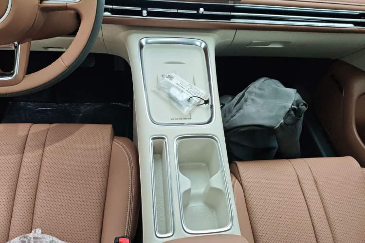 Used Wuling Bingo S 2025 Model 325km Deluxe Edition Gear Lever