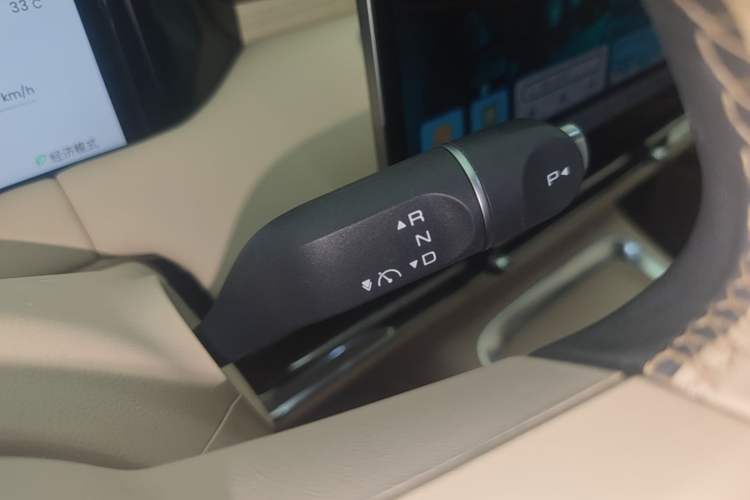 Used Wuling Bingo S 2025 Model 430km Flagship Edition Gear Lever