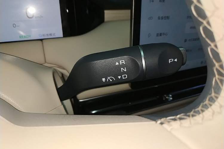 Used Wuling Bingo S 2025 Model 325km Flagship Edition Gear Lever