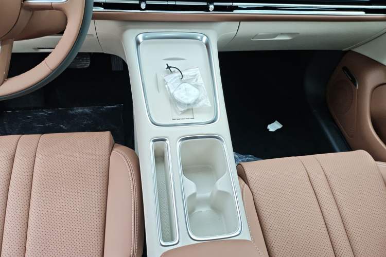 Used Wuling Bingo S 2025 Model 325km Deluxe Edition Gear Lever