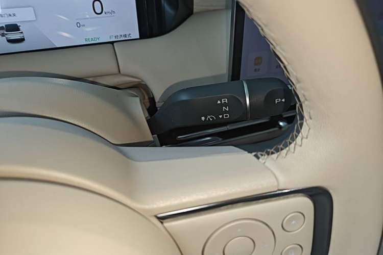Used Wuling Bingo S 2025 Model 430km Flagship Edition Gear Lever
