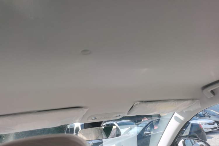 Used Wuling Bingo S 2025 Model 430km Deluxe Edition Headliner