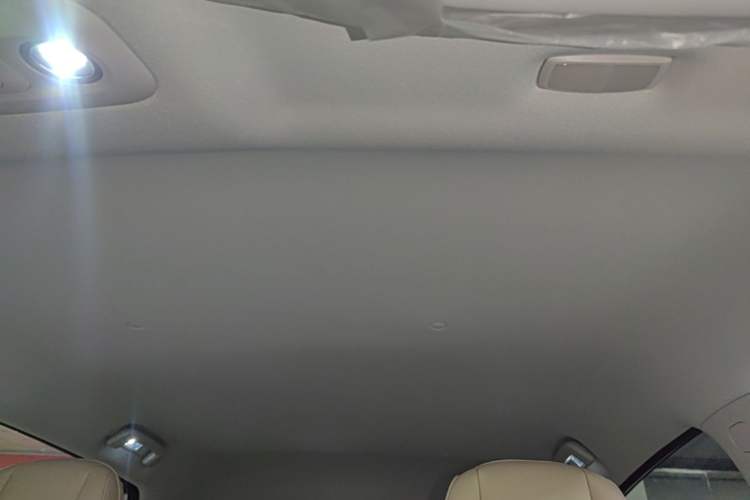 Used Wuling Bingo S 2025 Model 430km Deluxe Edition Headliner
