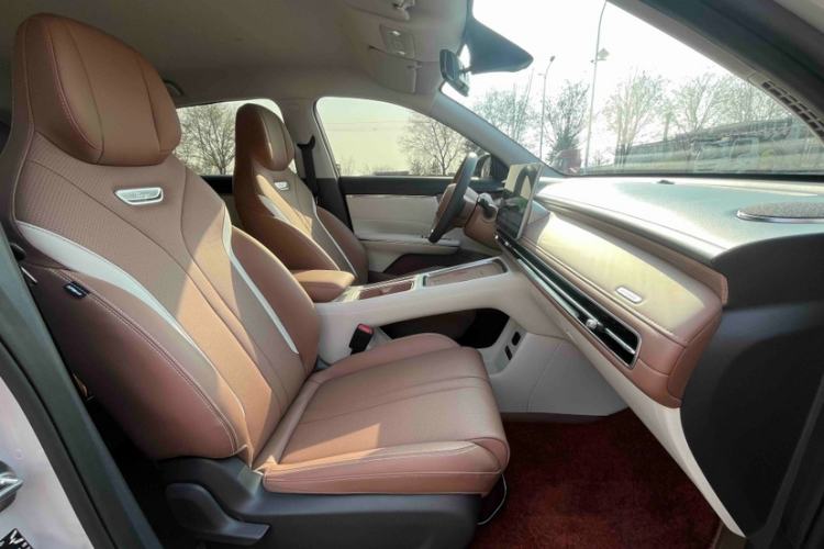 Used Wuling Bingo S 2025 Model 325km Deluxe Edition Interior 14