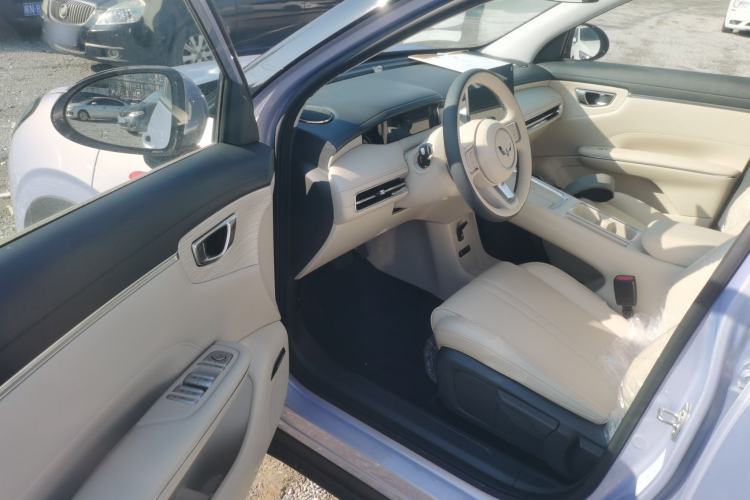 Used Wuling Bingo S 2025 Model 430km Deluxe Edition Interior 3