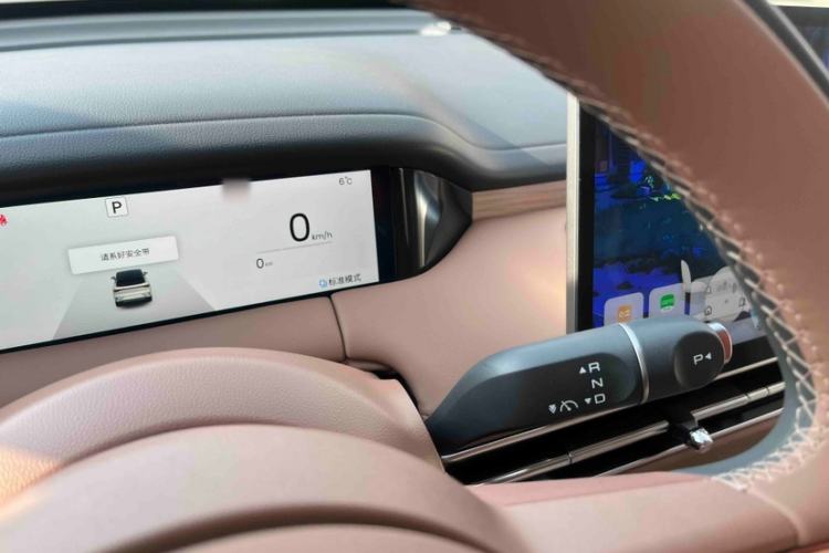 Used Wuling Bingo S 2025 Model 325km Deluxe Edition Interior 5