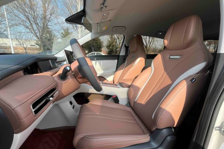 Used Wuling Bingo S 2025 Model 325km Deluxe Edition Interior 6