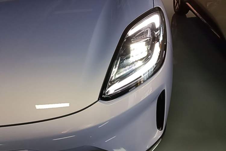 Used Wuling Bingo S 2025 Model 325km Flagship Edition Left Front Headlight
