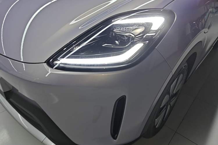 Used Wuling Bingo S 2025 Model 325km Deluxe Edition Left Front Headlight