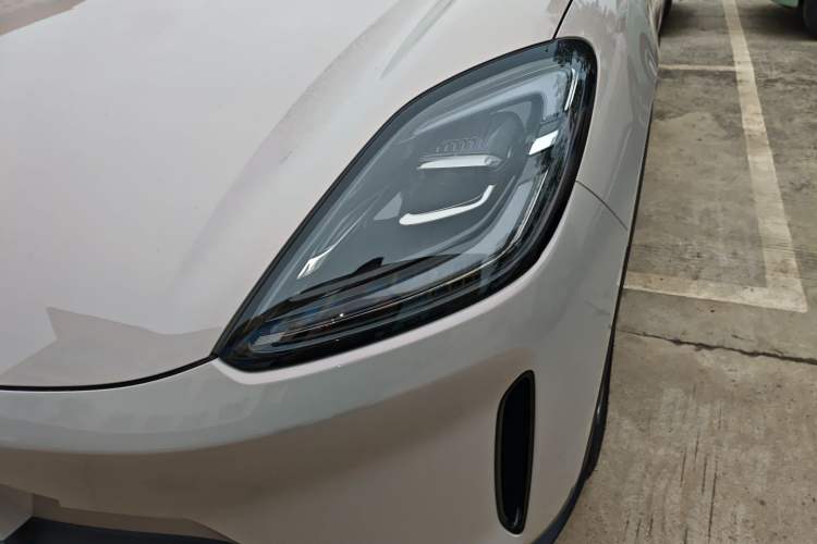 Used Wuling Bingo S 2025 Model 325km Deluxe Edition Left Front Headlight