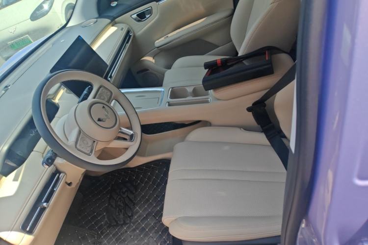 Used Wuling Bingo S 2025 Model 325km Deluxe Edition Left Front Seat