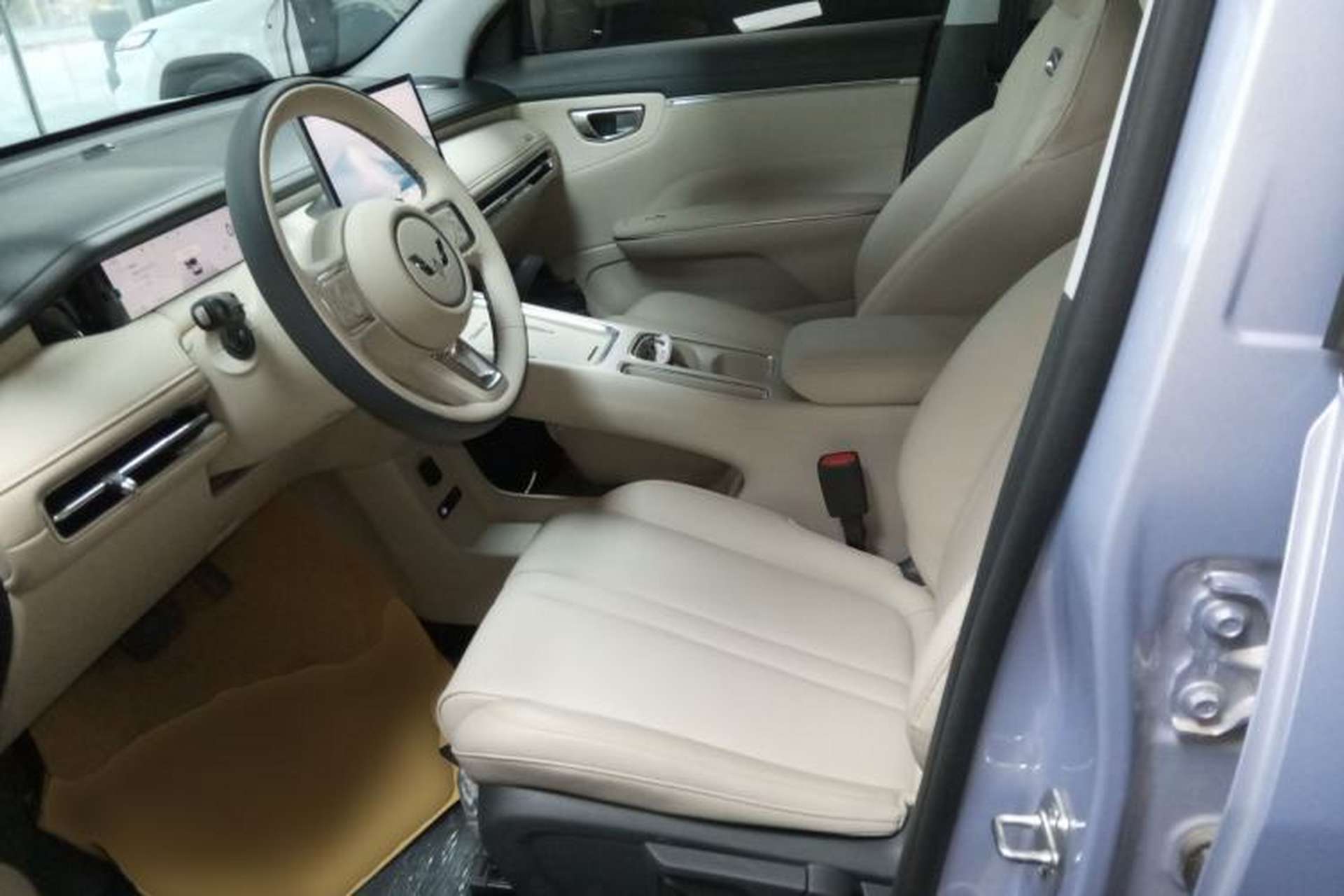 Used Wuling Bingo S 2025 Model 325km Deluxe Edition Left Front Seat