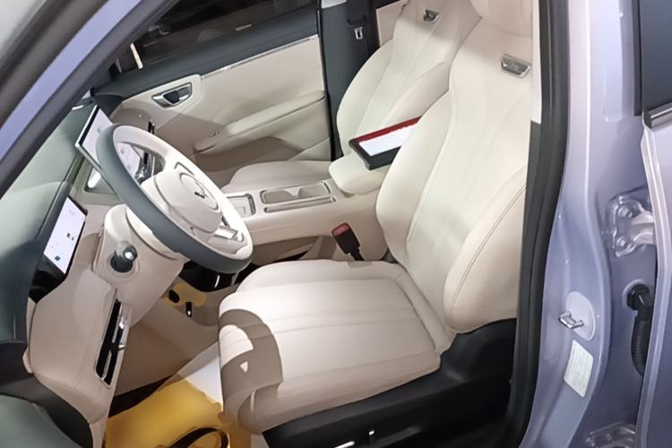 Used Wuling Bingo S 2025 Model 325km Flagship Edition Left Front Seat
