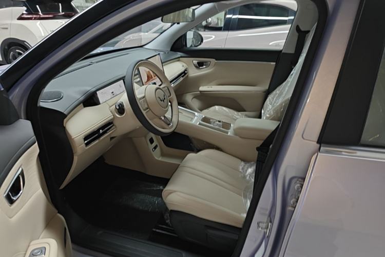 Used Wuling Bingo S 2025 Model 325km Deluxe Edition Left Front Seat
