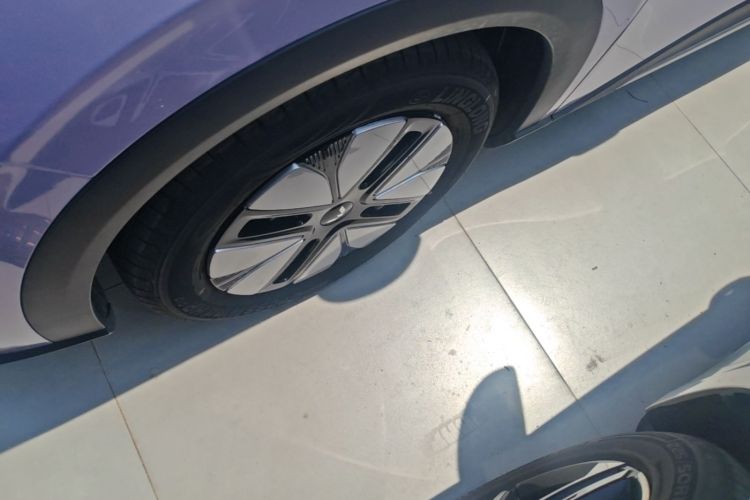 Used Wuling Bingo S 2025 Model 325km Deluxe Edition Left Front Wheel Hub