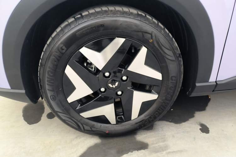 Used Wuling Bingo S 2025 Model 430km Flagship Edition Left Front Wheel Hub