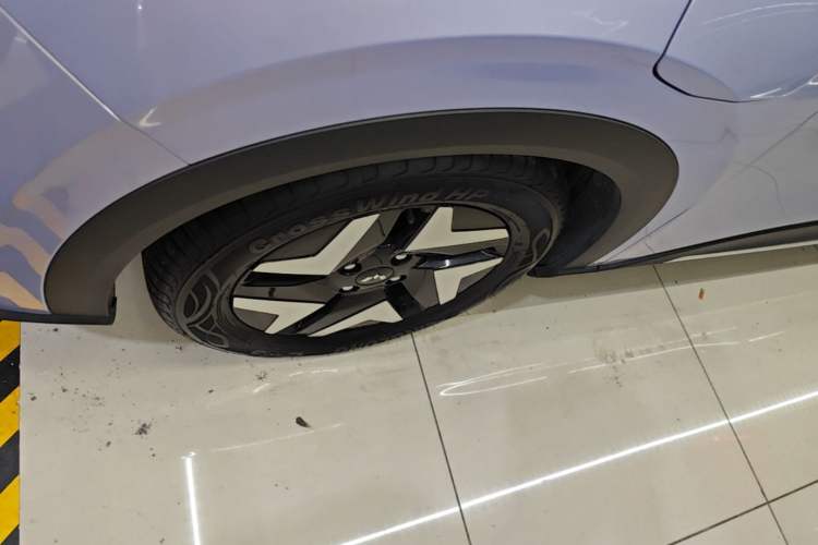 Used Wuling Bingo S 2025 Model 430km Flagship Edition Left Front Wheel Hub