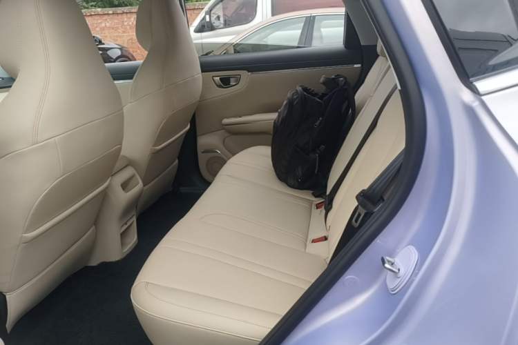 Used Wuling Bingo S 2025 Model 325km Flagship Edition Left Rear Seat