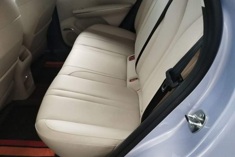 Used Wuling Bingo S 2025 Model 430km Flagship Edition Left Rear Seat