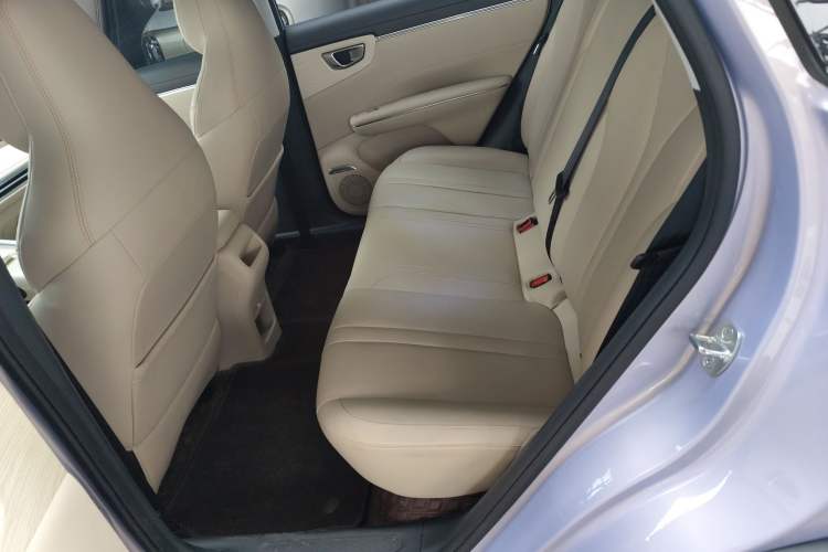 Used Wuling Bingo S 2025 Model 430km Flagship Edition Left Rear Seat