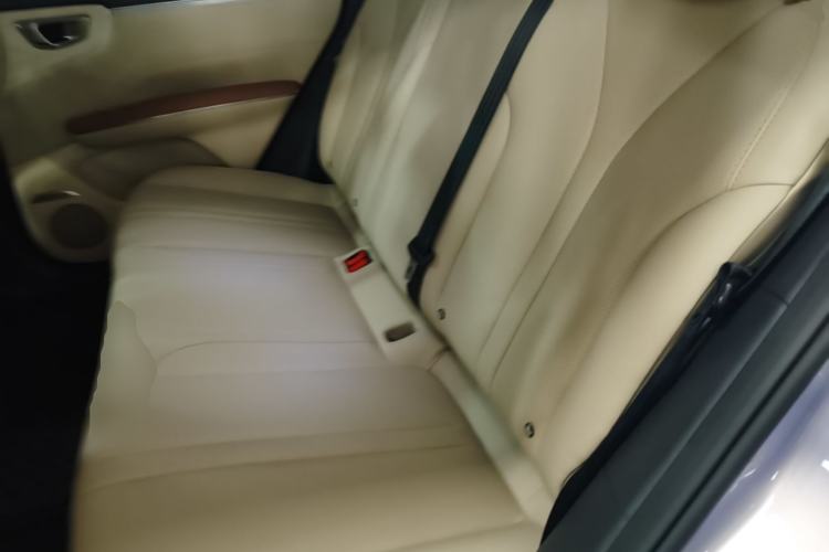 Used Wuling Bingo S 2025 Model 325km Deluxe Edition Left Rear Seat