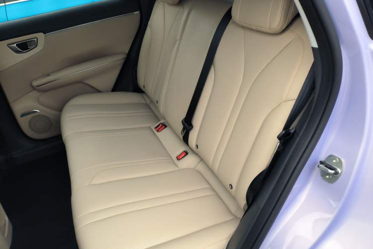 Used Wuling Bingo S 2025 Model 430km Flagship Edition Left Rear Seat