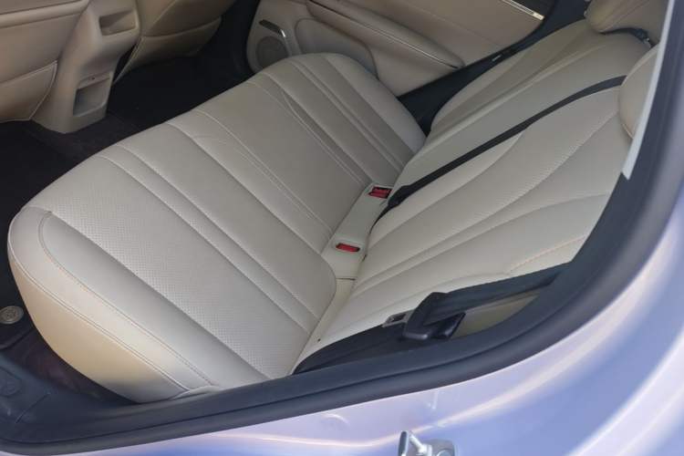 Used Wuling Bingo S 2025 Model 430km Flagship Edition Left Rear Seat