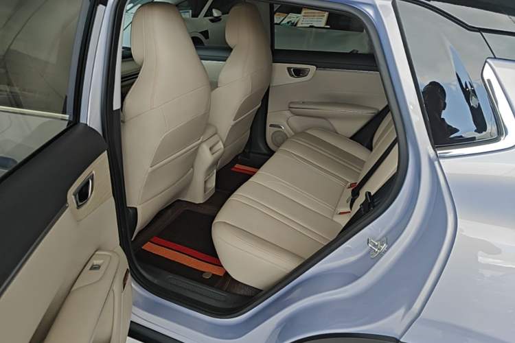Used Wuling Bingo S 2025 Model 430km Flagship Edition Left Rear Seat
