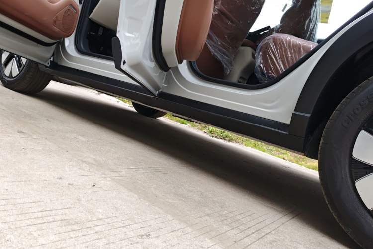 Used Wuling Bingo S 2025 Model 325km Deluxe Edition Left Side Sill