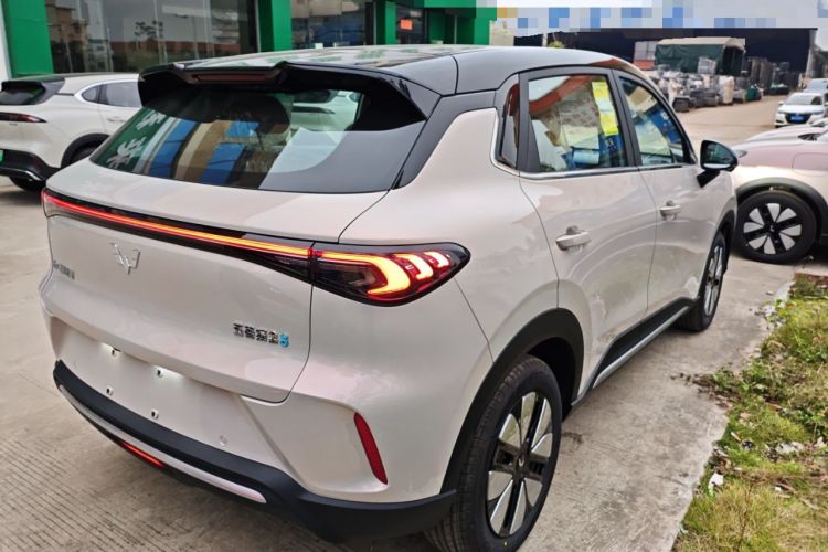 Used Wuling Bingo S 2025 Model 325km Deluxe Edition Rear Right 45 Deg