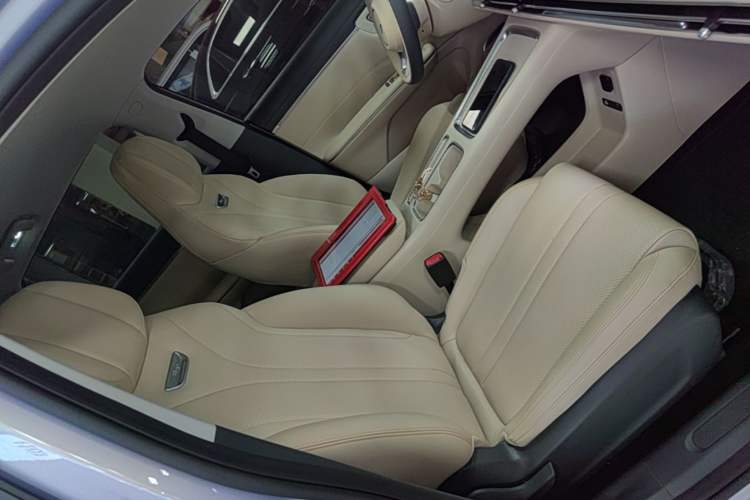 Used Wuling Bingo S 2025 Model 430km Deluxe Edition Right Front Seat