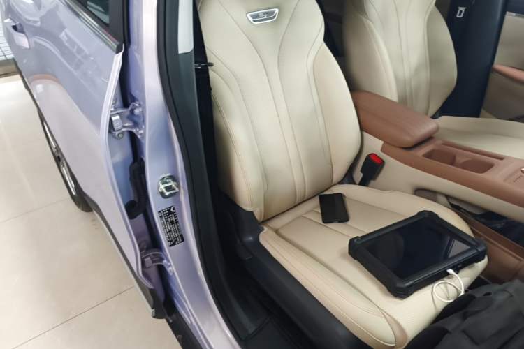 Used Wuling Bingo S 2025 Model 325km Deluxe Edition Right Front Seat