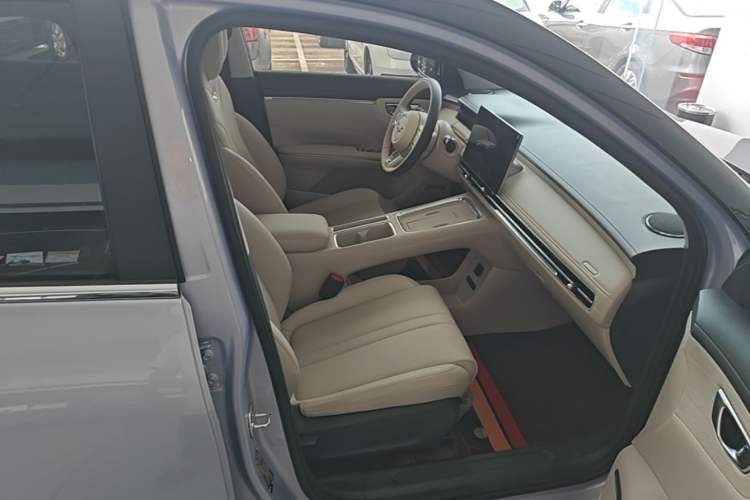 Used Wuling Bingo S 2025 Model 430km Flagship Edition Right Front Seat