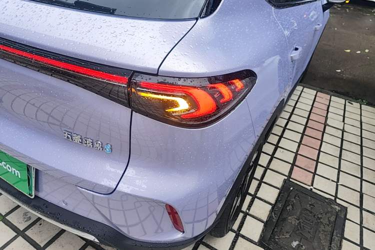 Used Wuling Bingo S 2025 Model 430km Flagship Edition Right Rear Taillight