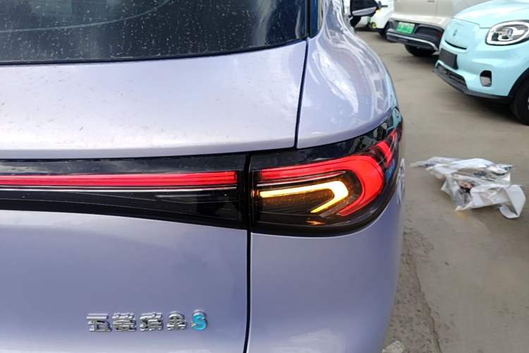 Used Wuling Bingo S 2025 Model 430km Flagship Edition Right Rear Taillight
