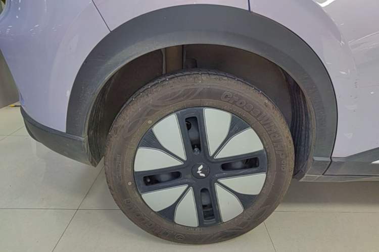 Used Wuling Bingo S 2025 Model 430km Deluxe Edition Right Rear Wheel Hub