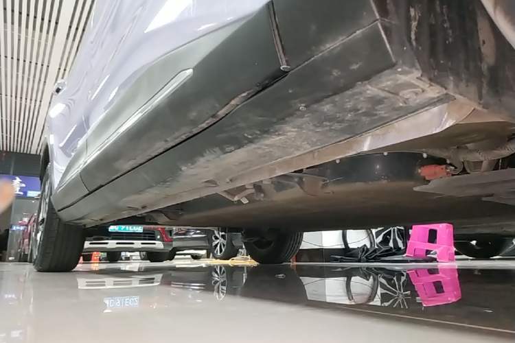 Used Wuling Bingo S 2025 Model 325km Flagship Edition Right Side Sill