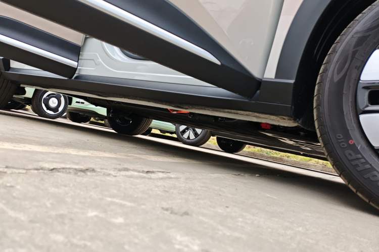 Used Wuling Bingo S 2025 Model 325km Deluxe Edition Right Side Sill