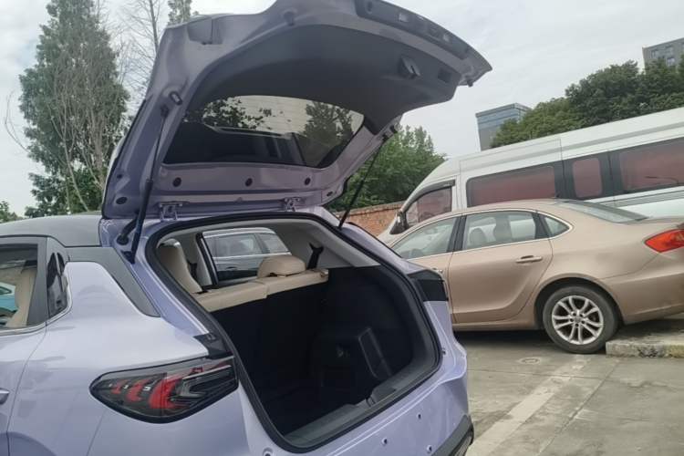 Used Wuling Bingo S 2025 Model 325km Flagship Edition Trunk