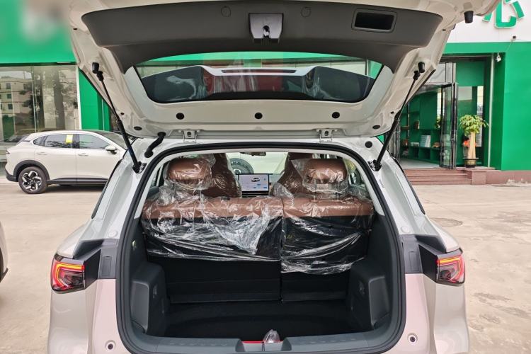 Used Wuling Bingo S 2025 Model 325km Deluxe Edition Trunk