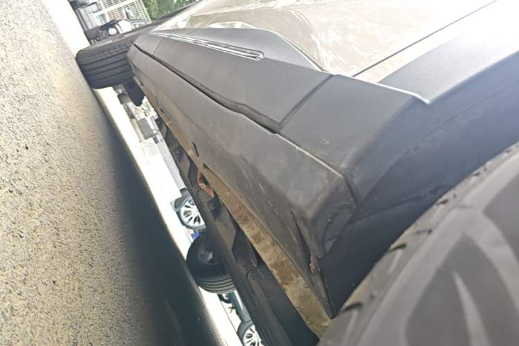 Used Wuling Bingo S 2025 Model 430km Flagship Edition Right Side Sill