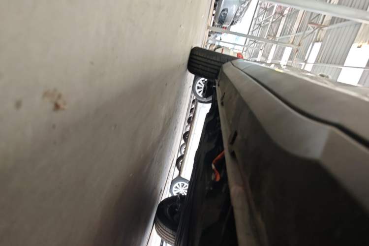 Used Wuling Bingo S 2025 Model 430km Deluxe Edition Right Side Sill