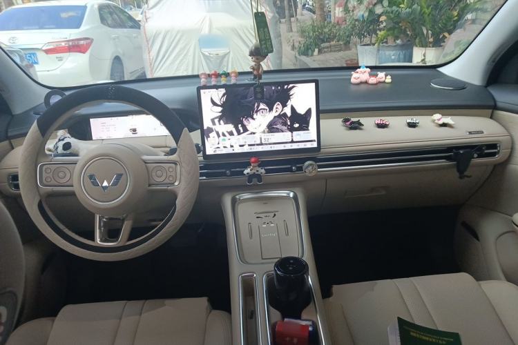 Used Wuling Bingo S 2025 Model 325km Deluxe Edition Center Console