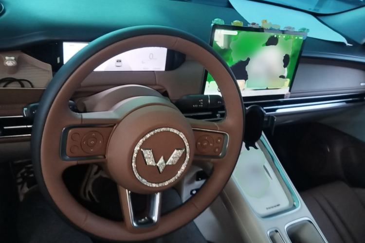 Used Wuling Bingo S 2025 Model 325km Deluxe Edition Center Console