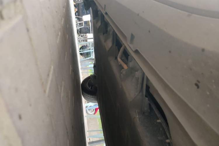 Used Wuling Bingo S 2025 Model 430km Flagship Edition Chassis Front Right
